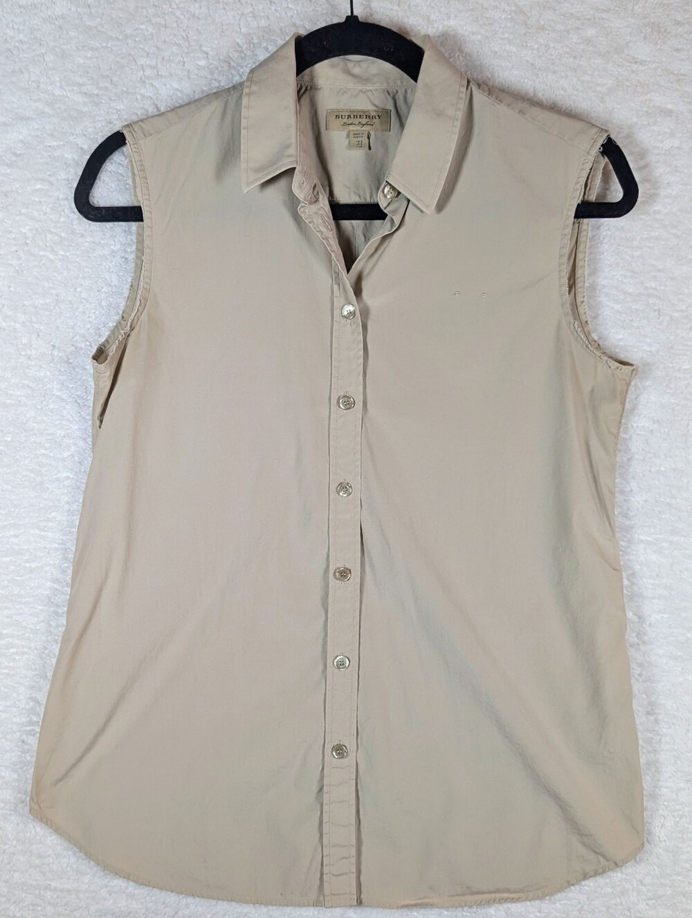 542-Burberry Beige/Tan Sleeveless Button-Down Shirt